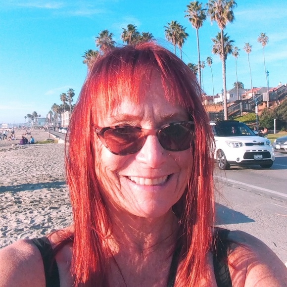 Meet your Posher, Caroline - Picture 1 of 1